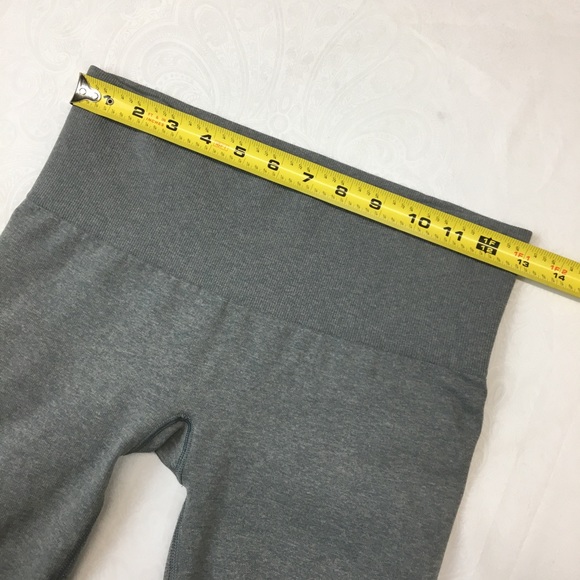 Lululemon Seamless, Capris Leggins, grey size 6 - Picture 8 of 11